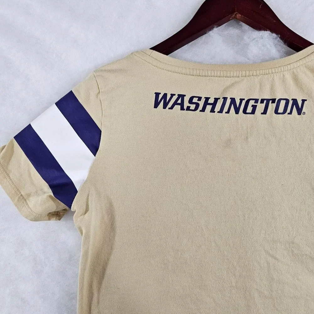 The Nike Tee Womens Washington University W Chest Logo Scoop Neck‎ Beige Small